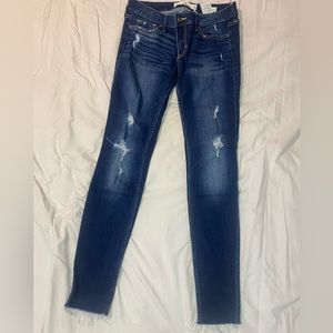 Hollister low rise size 3S skinny jeans